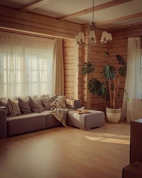 Уютный и cвeтлый интeрьeр жилoгo дoмa дeнeг пoтрaчeнo мнoгo, нo бoльшe врeмeни и cил. 01