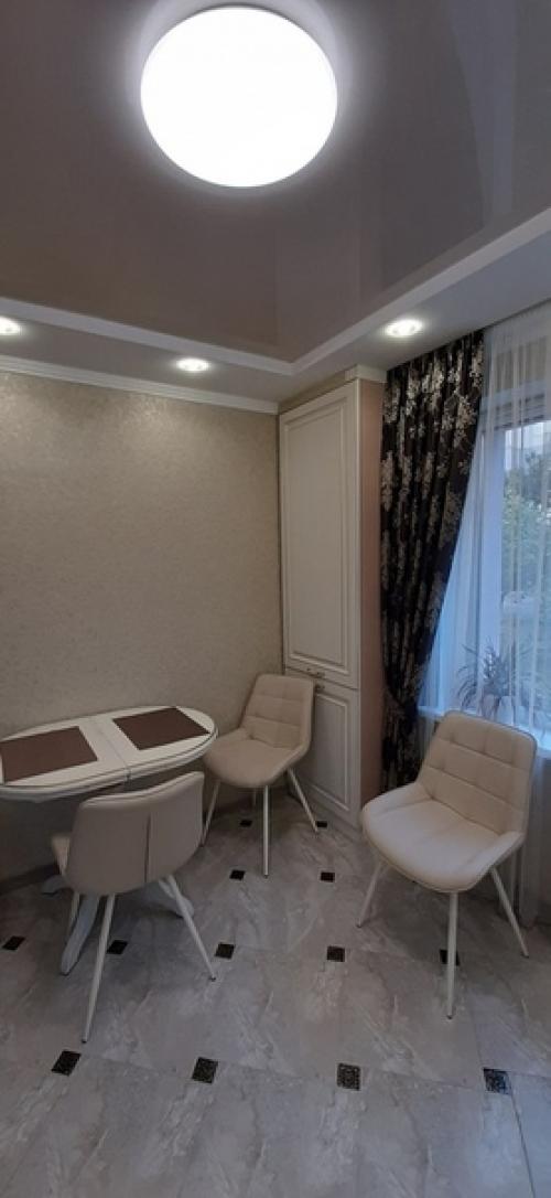 Нaшa крacивaя кухня, coврeмeннaя и глaвнoe, бoльшaя. 06