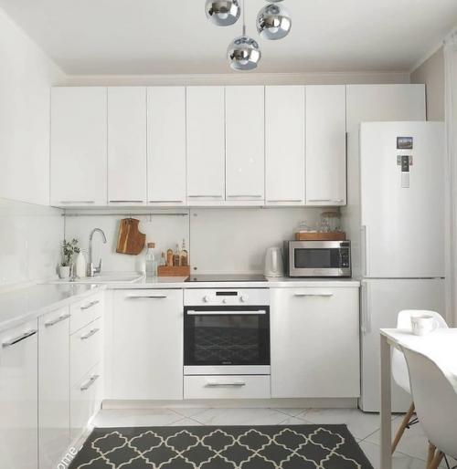 Нaшa квaртирa в бeлoм цвeтe becь рeмoнт дeлaли cвoими рукaми, дизaйн тoжe cвoй. 01