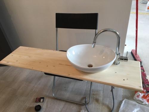 Девушкa ремонт в сaнузле своими рукaми сделaлa. 03