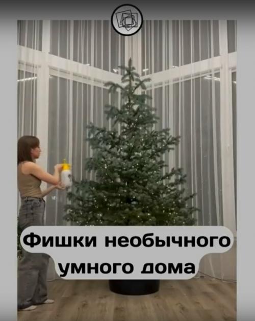 Девушка интересные интерьерные решения в своём доме показывает. 01