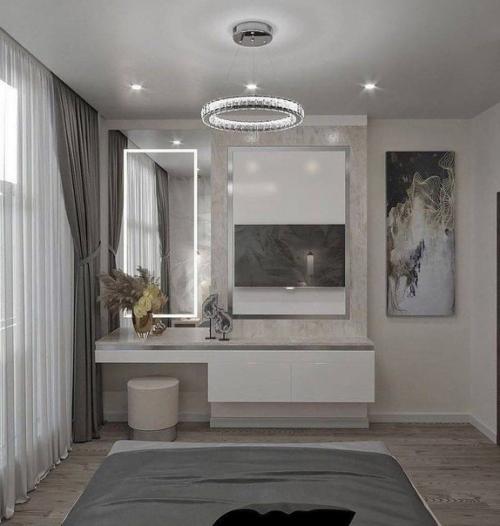 В спальне не хватает только стула, на который можно скинуть одежду. 03