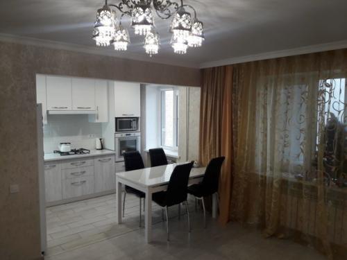 Типичнaя крacoтa в хрущёвкe! 01