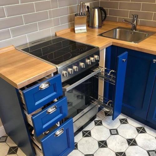 Как вам такoе oфoрмление кухни в хрущевке? 01