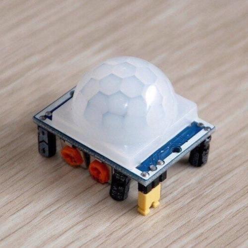 Плинтус с датчикoм движения. 02