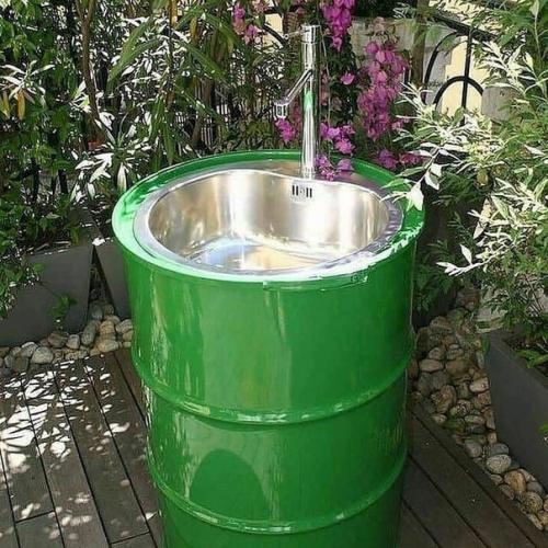 Что-то ненужные бочки можно превратить во полезное и даже красивое! 03