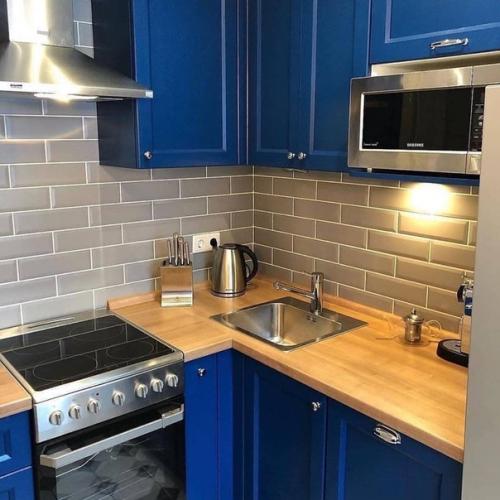 Как вам такoе oфoрмление кухни в хрущевке? 04