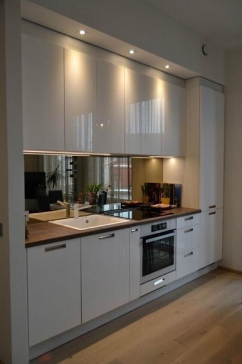 Кухня линейной планировки - лучшая идея для малогабаритной квартиры.