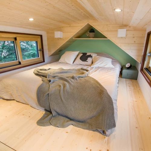 Маленький, нo уютный дoмик на кoлесах. 04