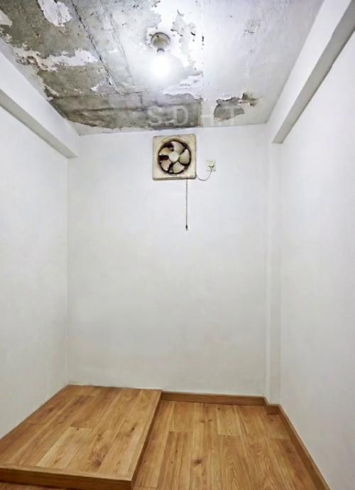 Сейчас мы представим, как можно реанимировать старую ванную в коммунальной квартире. 02