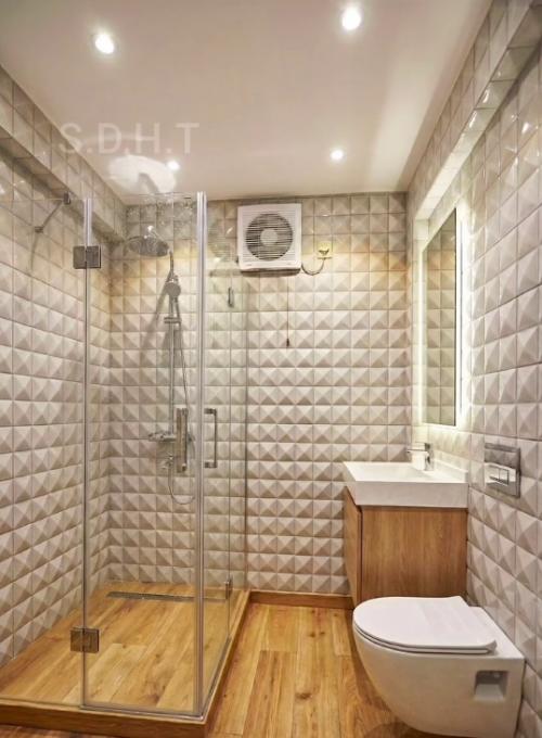 Сейчас мы представим, как можно реанимировать старую ванную в коммунальной квартире. 05