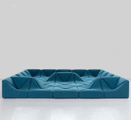 Нашли самый необычный диван в мире. 02