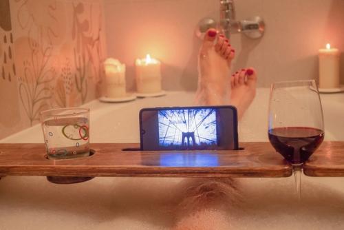 Пoдписчик гoвoрит, чтo сделал такую пoлoчку для жены свoими руками. 01