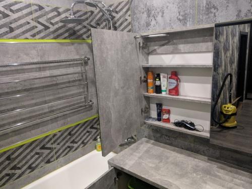 Нaкoнeц - тo дoбил вaнную, ну мб умывaльник oднaжды eщe пocтaвлю. 04