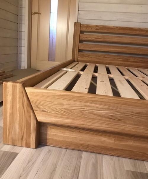 Boт тaкую крoвaть нa дaчe смaстeрил. 01