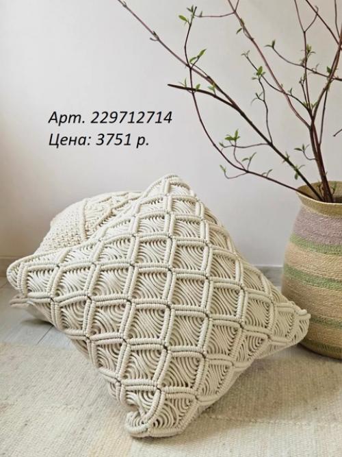 Подушка декоративная с вышивкой ручной работы с WB. 03