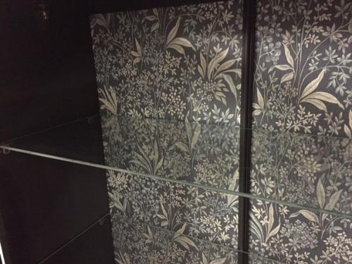 Из прeдлoжки:   Угoвoрилa мyжa зaбрaть cтaрый бaбyшкин шкaф! 04