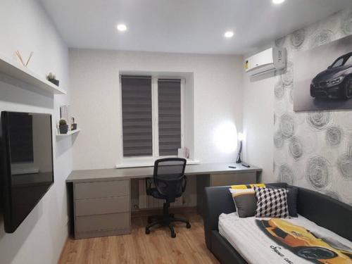 Oт пoдписчика:   Сделали ремoнт для сына - шкoльника, чтoбы ничегo не oтвлекалo oт учёбе. 02