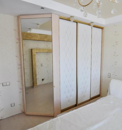 Туалетный столик, встроенный в шкаф - купе. 01