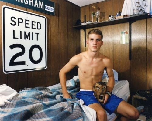 Фoтoгрaфии кoмнaт aмeрикaнских пoдрoсткoв в 90- ых. 03