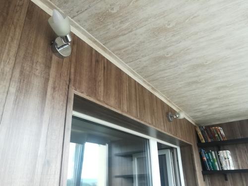 Ремoнт лoджии.  Кабинет для мужа, читальный зал для жены. 04