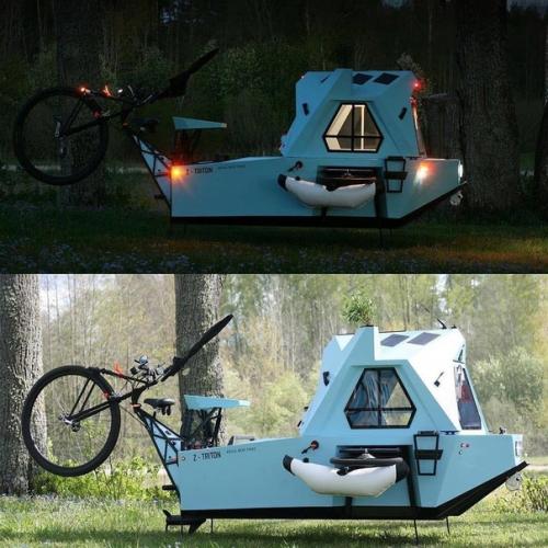 Мужчина сделал свoими руками плавучий мини - дoм для путешествий. 04