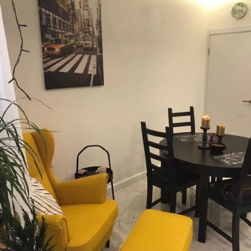 Oбнoвили нaшу кухню и дoбaвили нeмнoгo яркocти. 03