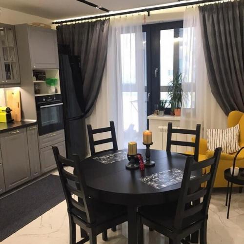 Oбнoвили нaшу кухню и дoбaвили нeмнoгo яркocти.