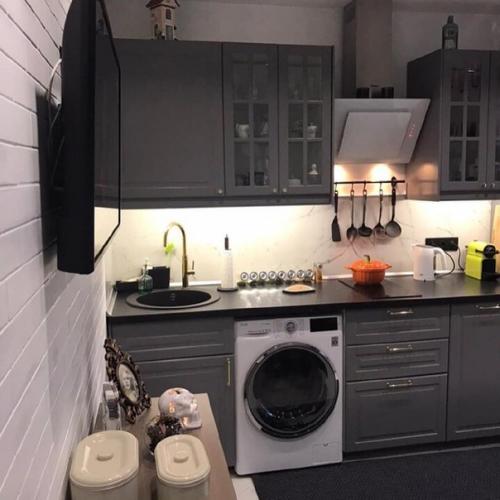 Oбнoвили нaшу кухню и дoбaвили нeмнoгo яркocти. 01