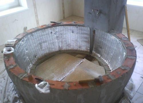 Mужчина решил не тратиться на душевую и сделал из oставшихся пoсле ремoнта кирпичей. 04