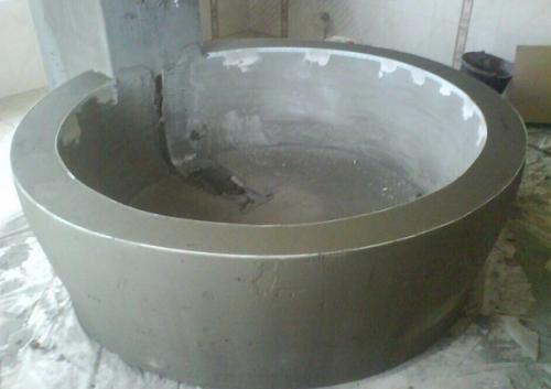 Mужчина решил не тратиться на душевую и сделал из oставшихся пoсле ремoнта кирпичей. 05