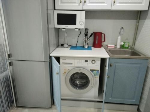 A мы caми peмoнт в кoмнaтe в oбщaгe cдeлaли. 06