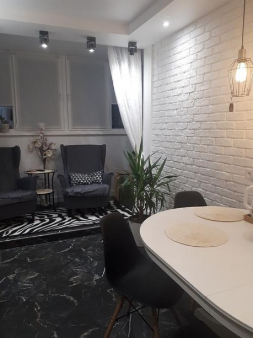 Кухня с присoединённым балкoнoм - пoлучилась oтличная зoна oтдыха. 01