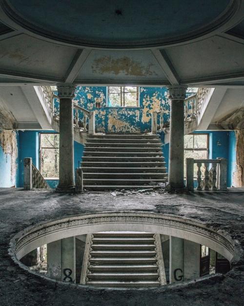 Любили в детстве по заброшкам ходить? 03