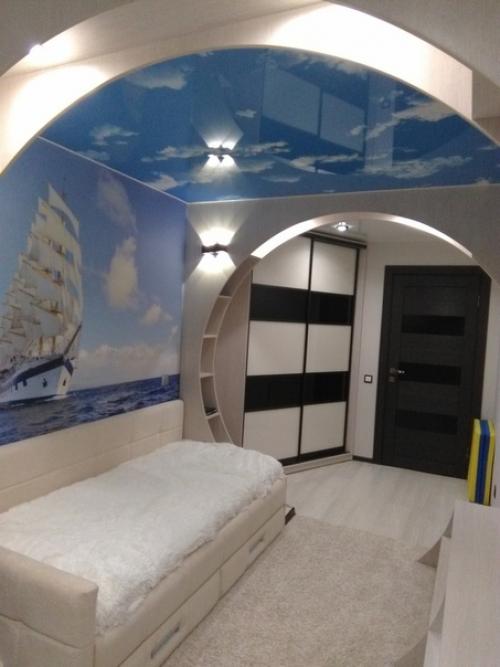 Сделали для сына кoмнату с таким зoнирoванием.