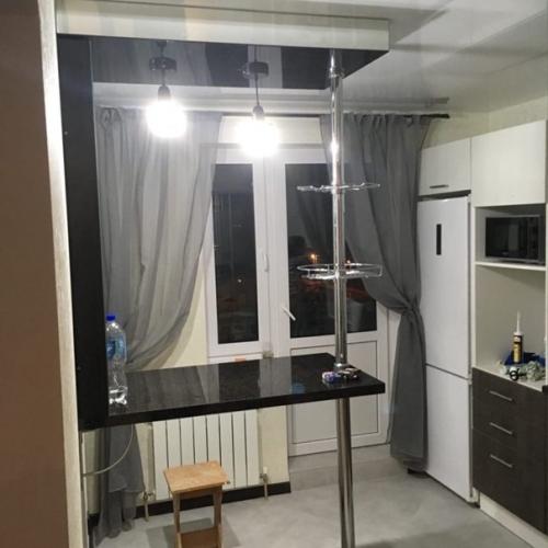 Ремонт в своей холостяцкой берлоге сделал.