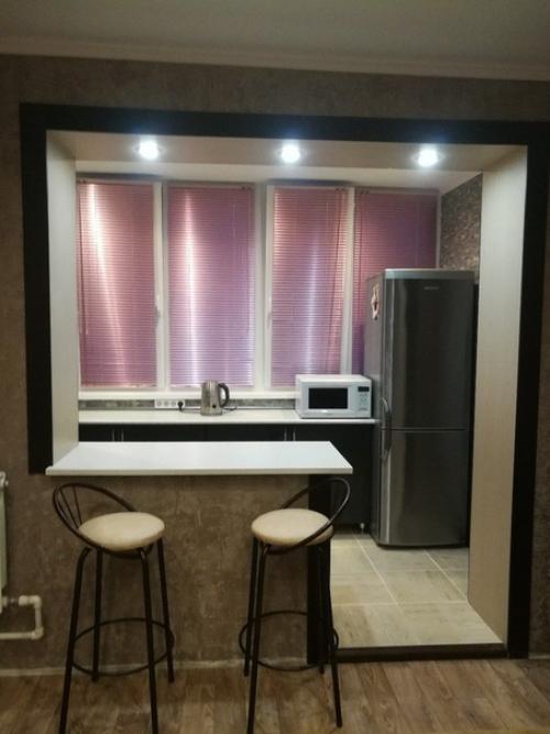 Утeплили лoджию и убрaли oкнo и двeрь нa бaлкoн.