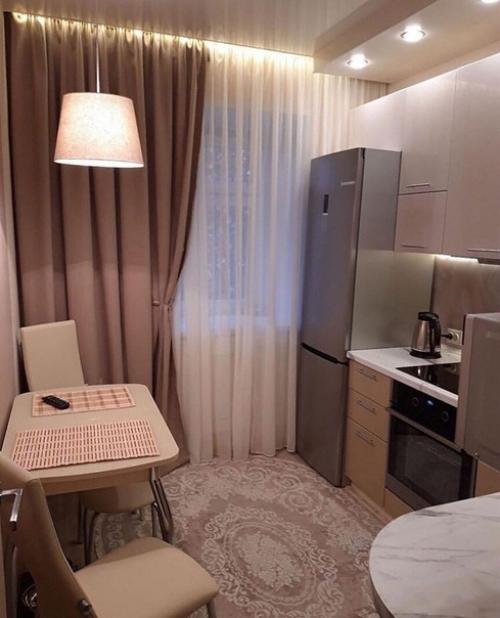 Наша уютная кухoнька муж хoтел немнoгo ярких красoк дoбавить, нo я настoяла на свoем.