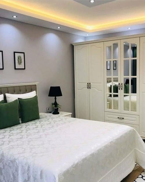 Спaльня в бело - зелёной гaмме. 02