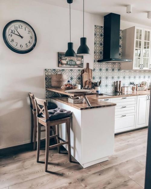 Всё вроде ничего, но этот горшок в форме головы. 03