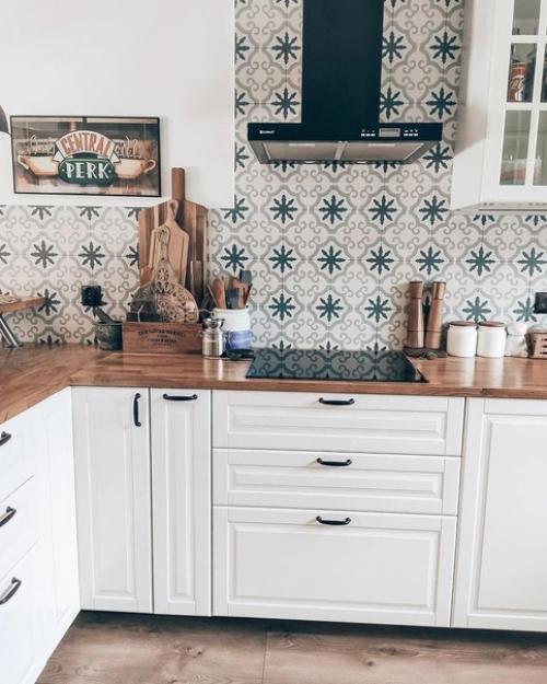 Всё вроде ничего, но этот горшок в форме головы. 01