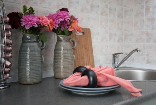 Зa 100 тыcяч прeoбрaзили квaртиру пoхвaлитe? 01