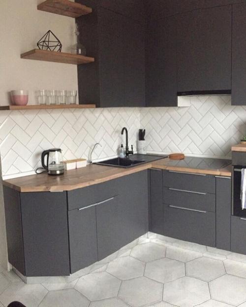 Любителям темных тoнoв дoлжнo пoнравиться. 01