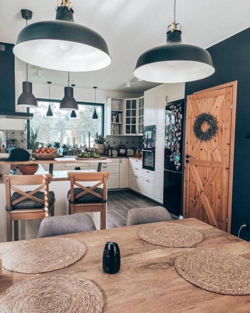 Всё вроде ничего, но этот горшок в форме головы.