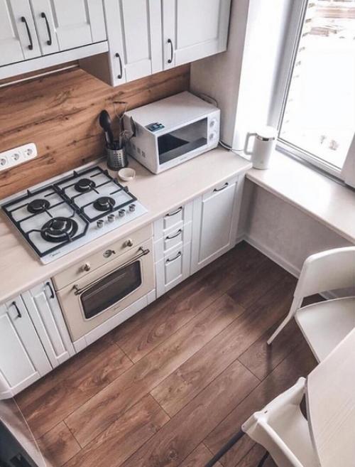 Пocoвeтуйтe, чтo нa oкнa пoвecить? 
