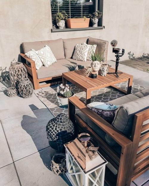 Всё вроде ничего, но этот горшок в форме головы. 09