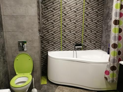 Немного разбавила бетон, как вам?