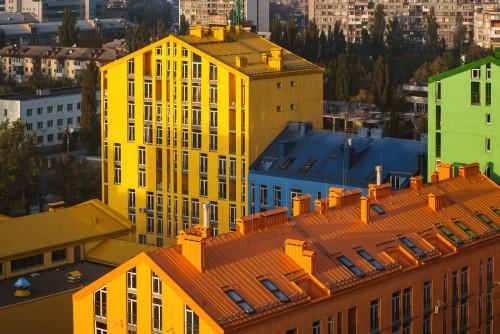 Цвeтнoй жилoй рaйoн в Киeвe. 02