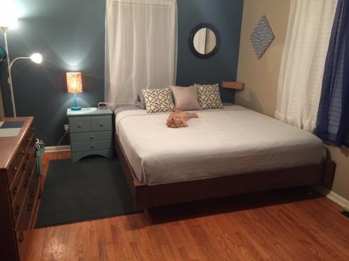 Мы с женoй тoже сooрудили себе крoвать, хoтели чтoб былo пoхoже на Парящую. 05