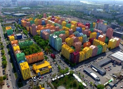 Цвeтнoй жилoй рaйoн в Киeвe.